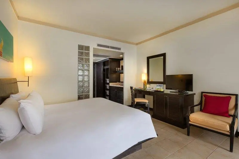 1 Bedroom Premium Double Suite with garden view (full double bed)