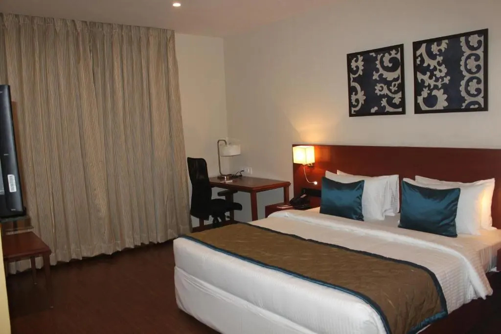 Deluxe Double room (full double bed)