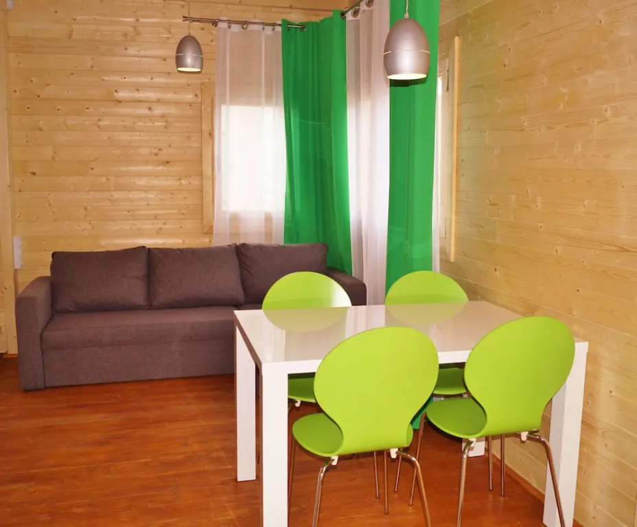 2 Bedrooms Bungalow