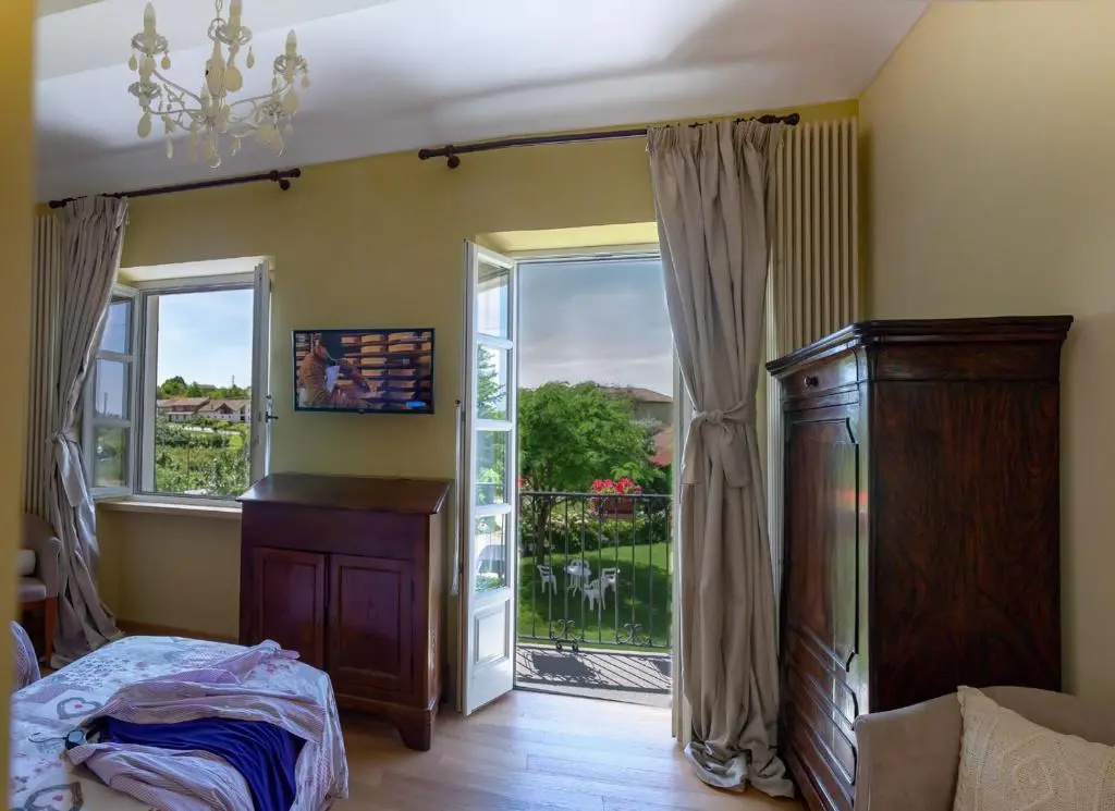 Standard Double room with garden view (full double bed)