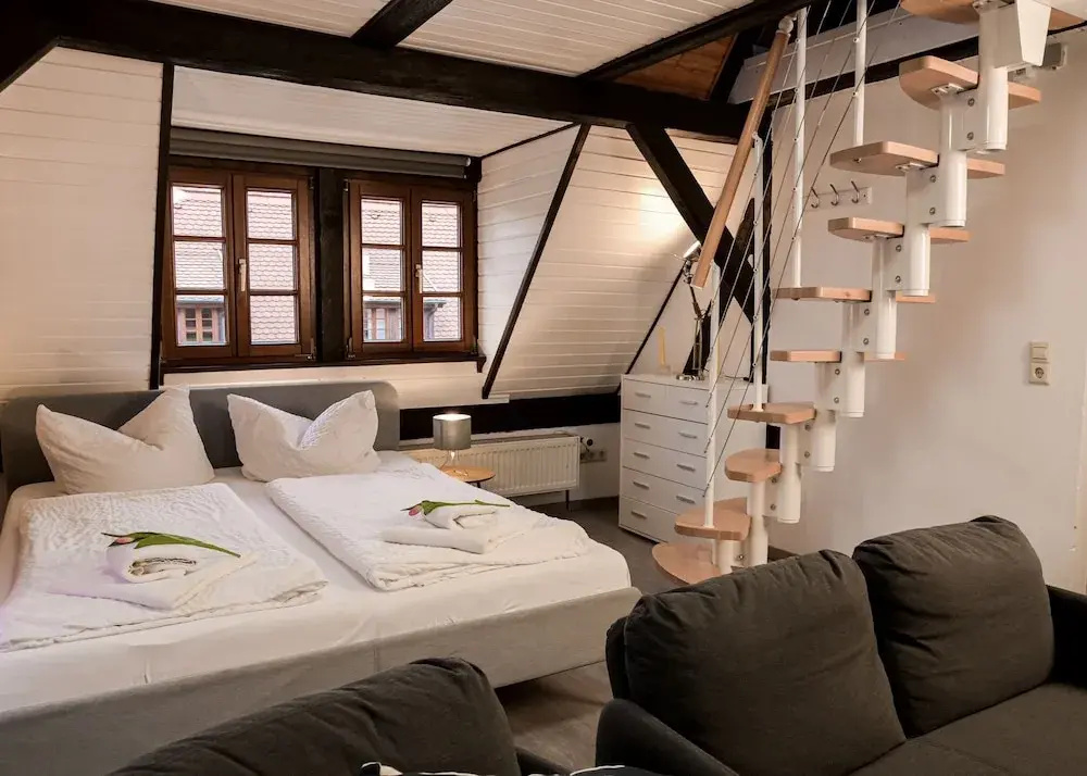 2 Bedrooms Standard room with balcony and with courtyard view