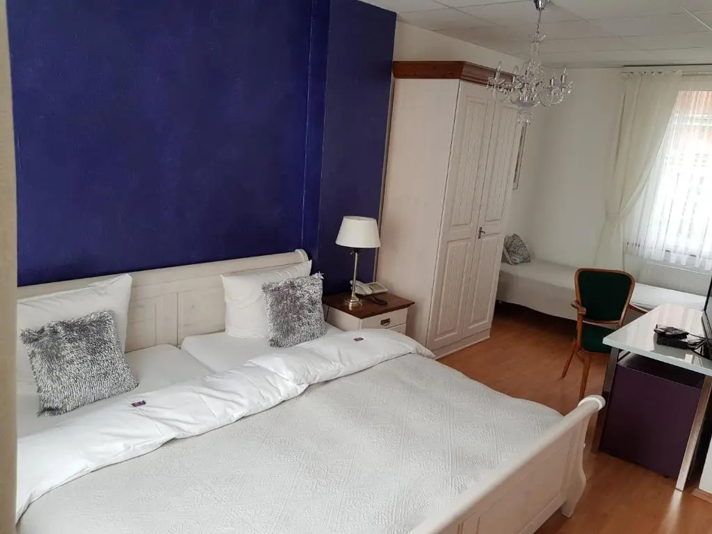 Standard Double room (full double bed)