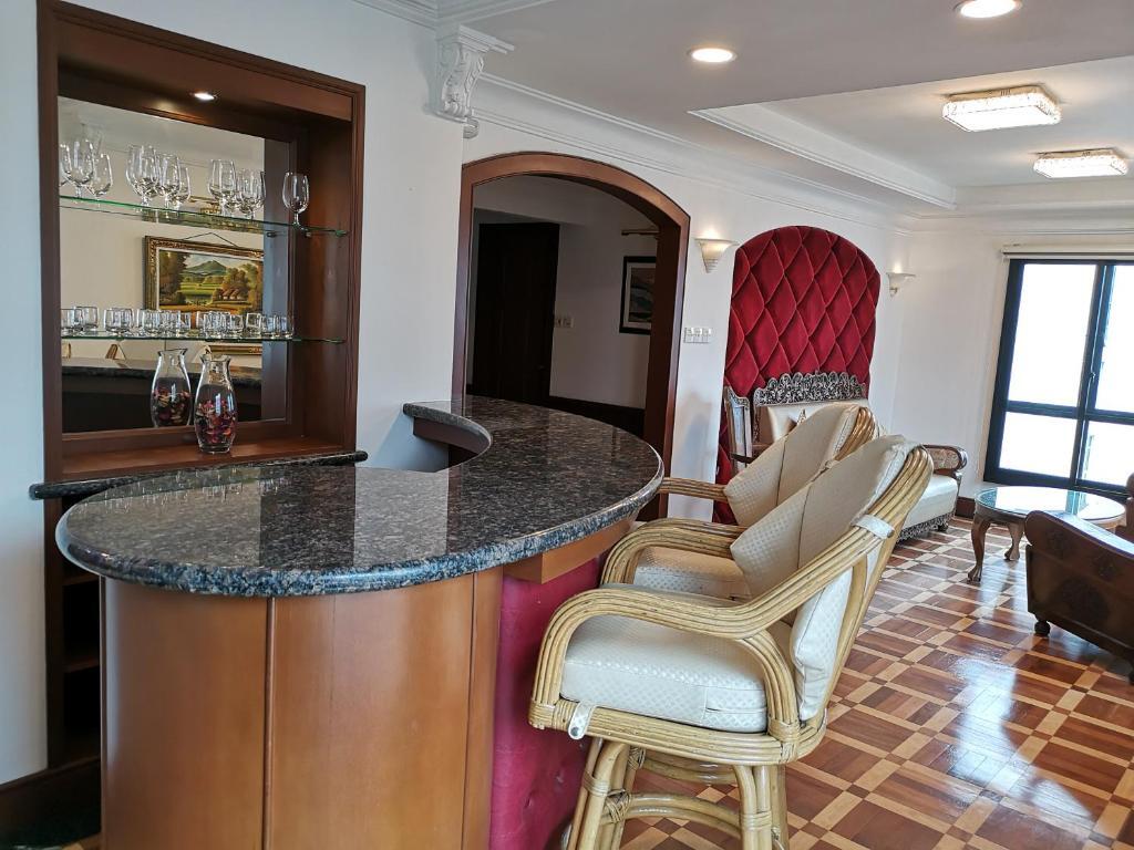 Marina Court Luxury Penthouse