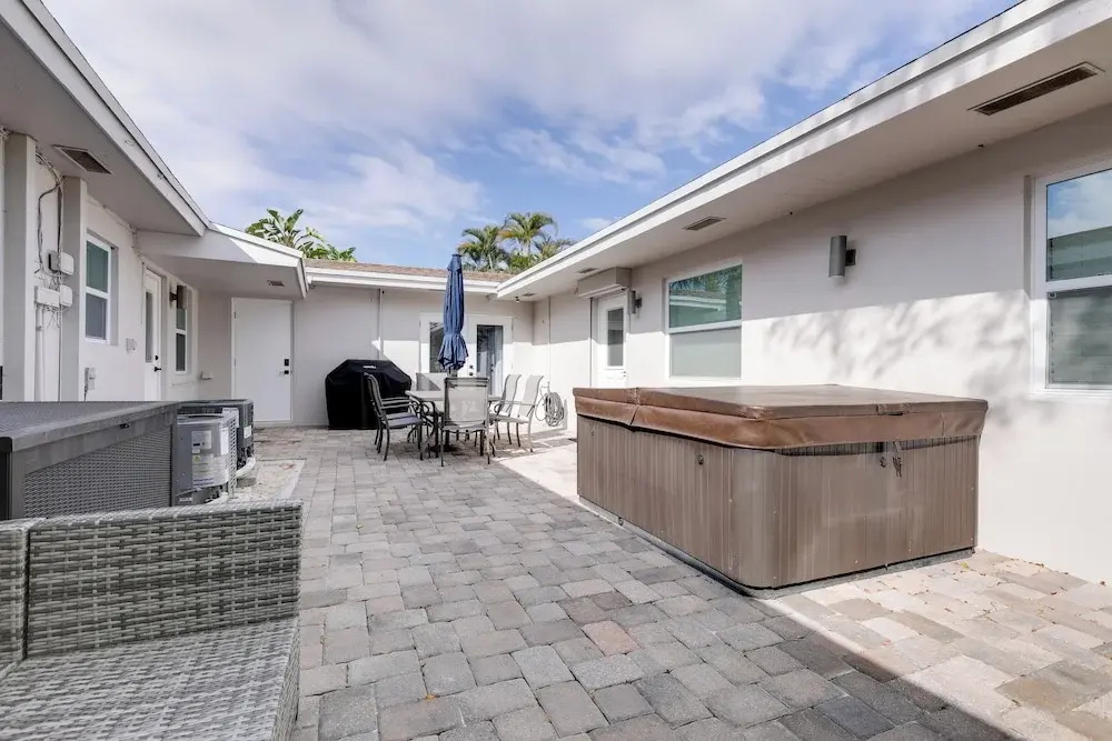 Hot Tub & Courtyard Access! North Palm Beach Home