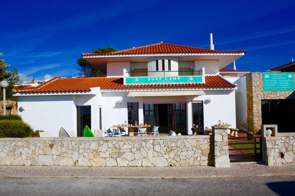 Surf Riders & Co - Surf Camp Moinhos