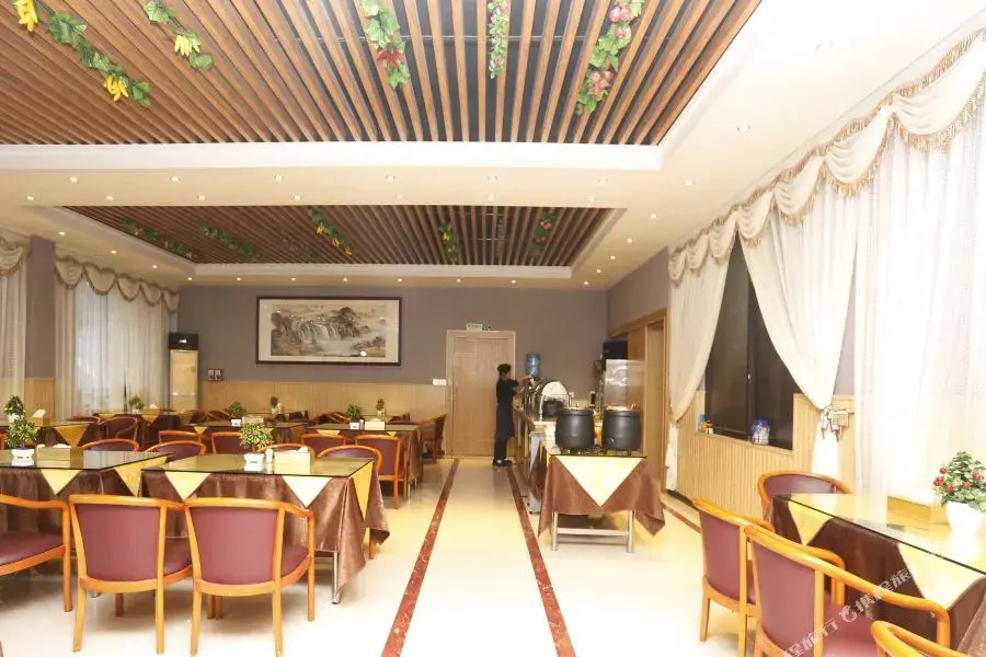 Food & Beverage