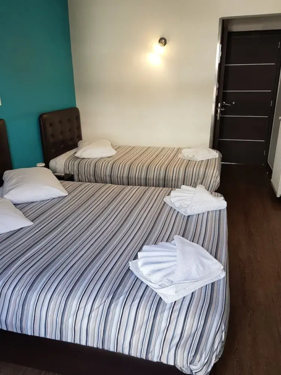 Standard Triple room with city view