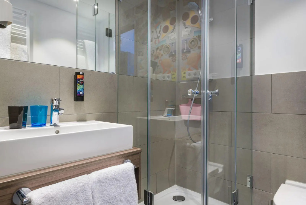 Standard Double room (full double bed)