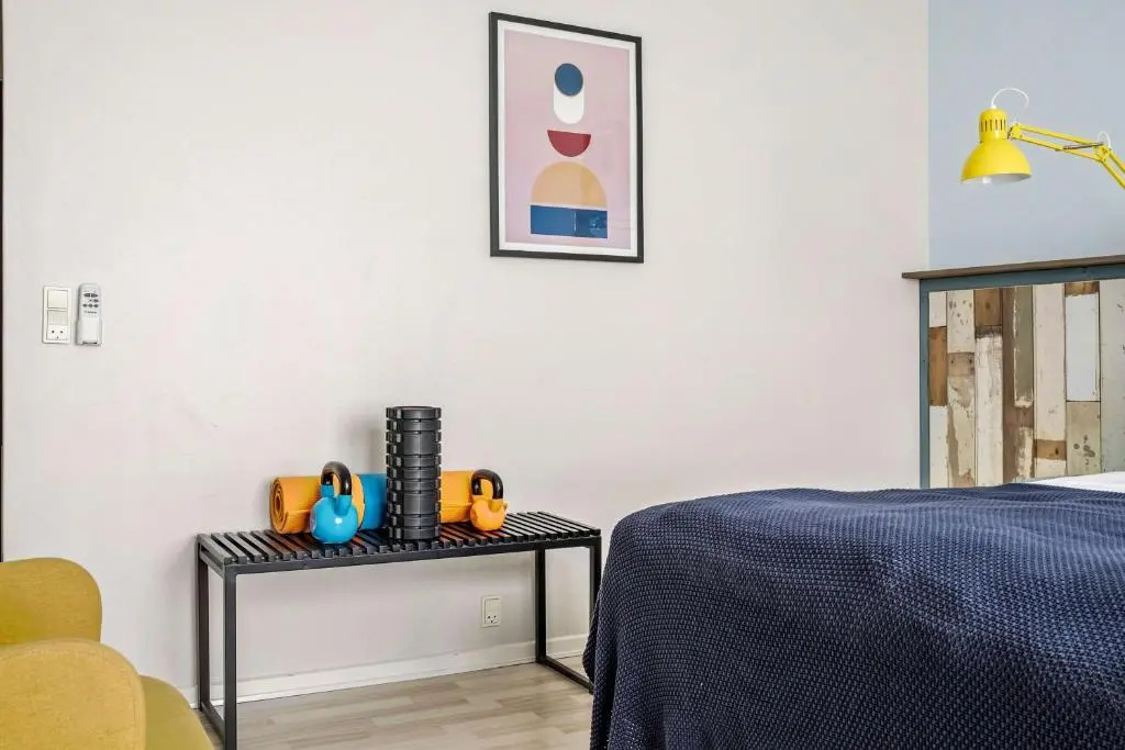 Business Double room (full double bed)