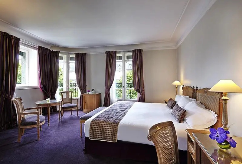 Royal Hotel Paris Champs Elysées 43