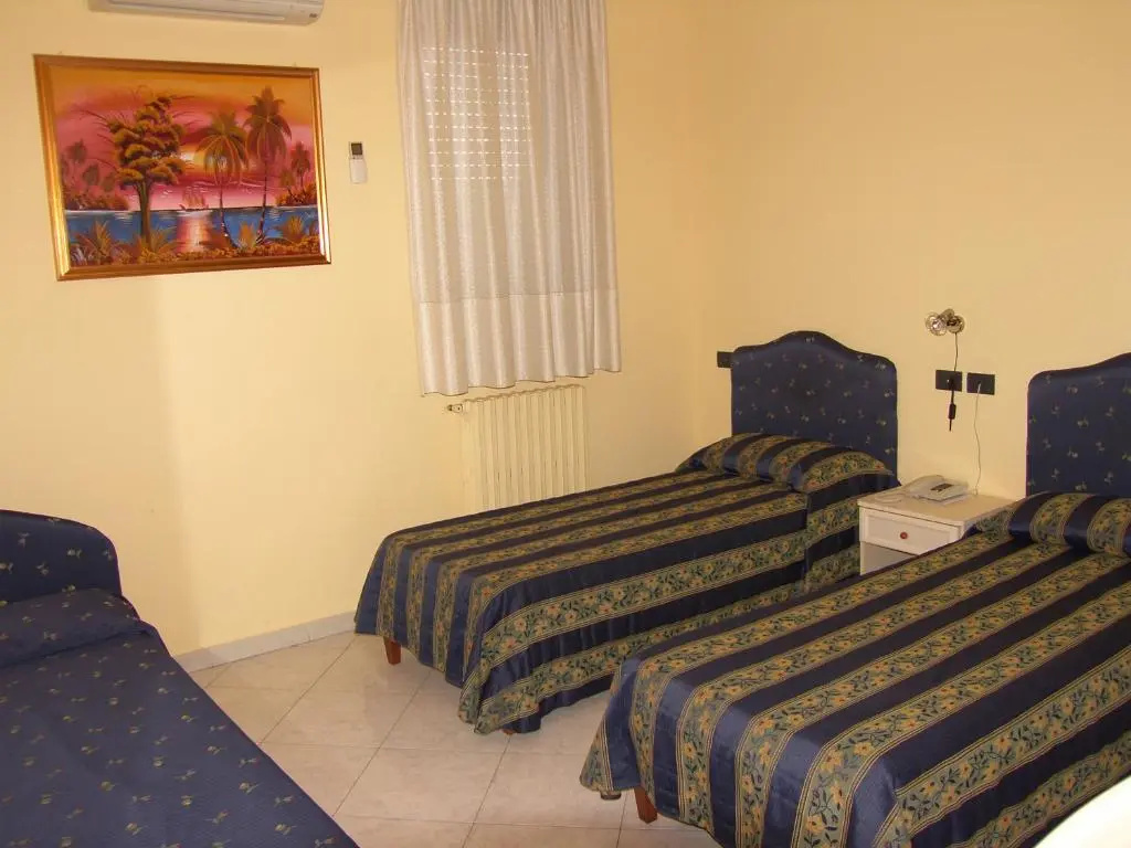 Standard Triple room with balcony
