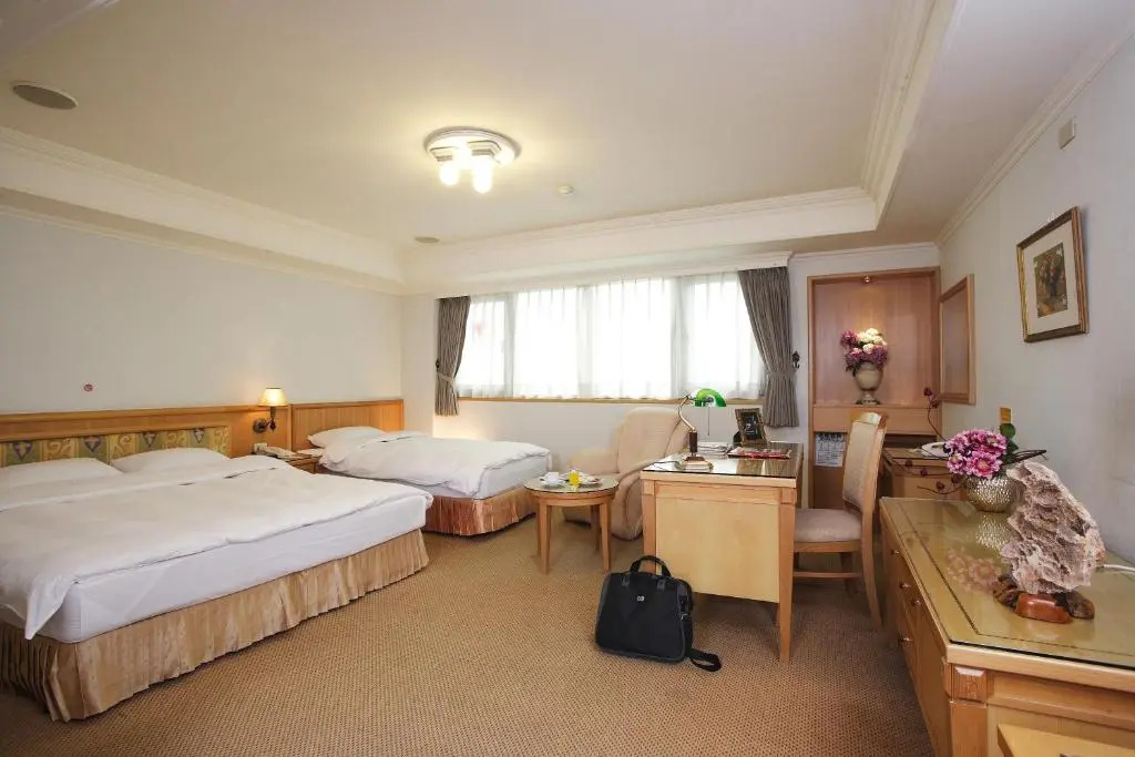Kingdom Hotel - Chambres