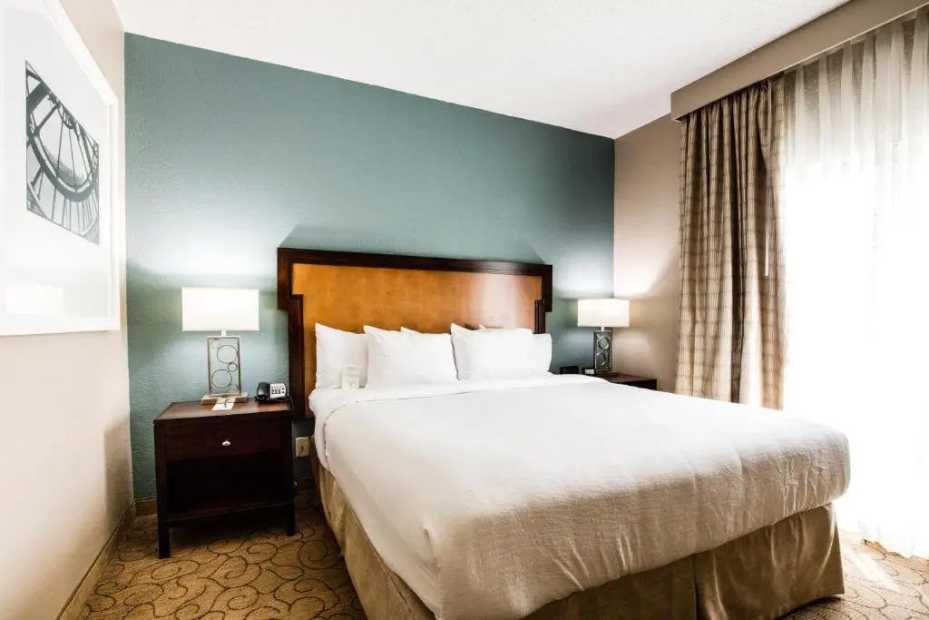 Embassy Suites by Hilton Memphis East Germantown Area - Chambres