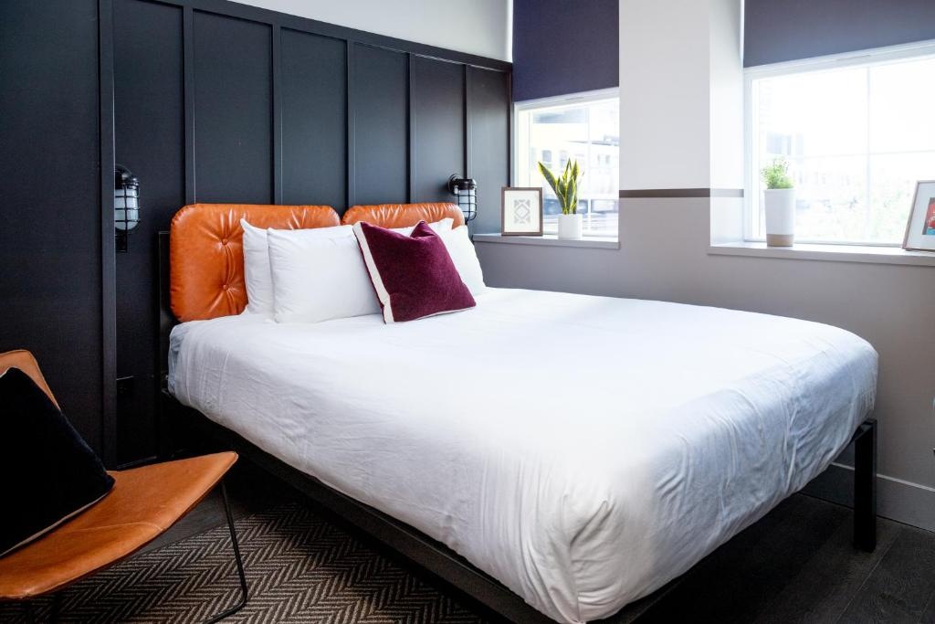 The Chicago Hotel Collection River North Room Type - Deluxe Double room (full double bed)