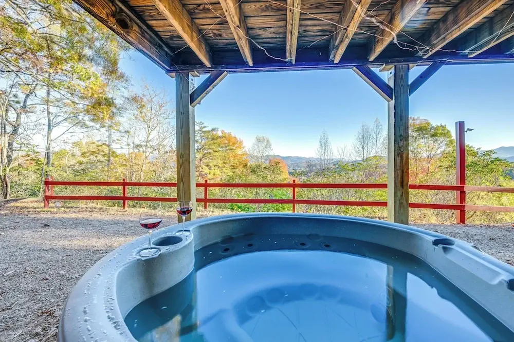 Stunning Franklin Cabin w/ Deck & Mountain Views