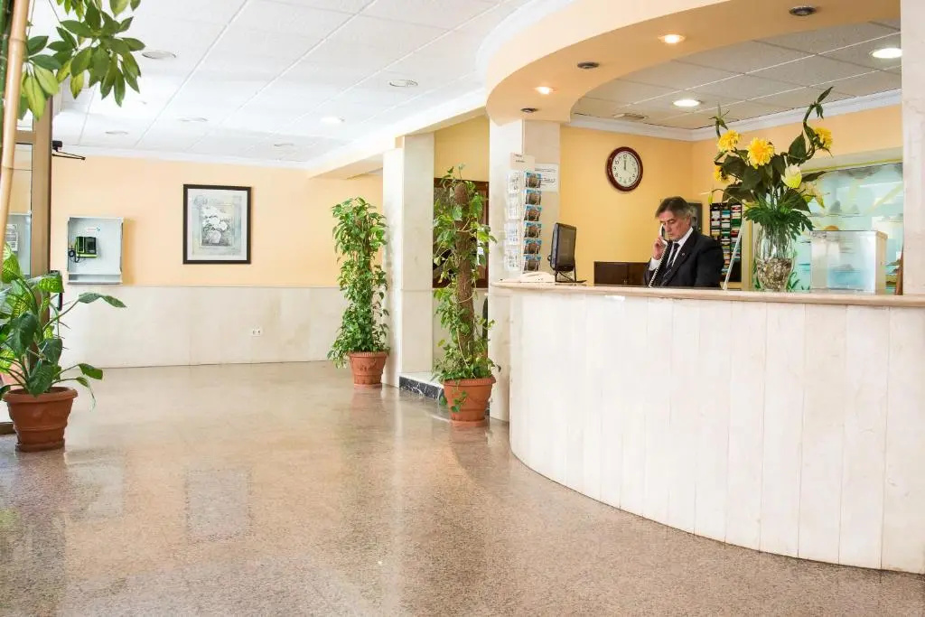 Lobby & Reception
