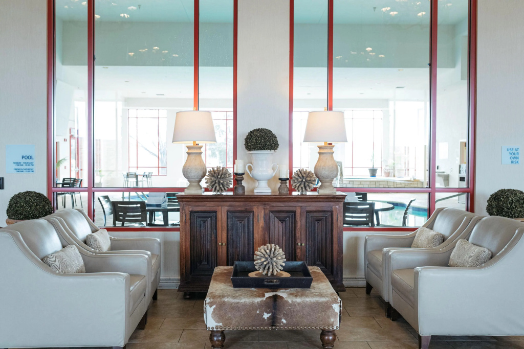 Lobby & Reception