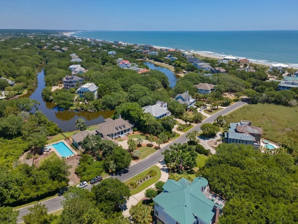 Home Close To The Beach And Private Pool 5 Bedroom Home by Peace Vacations