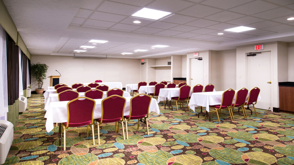 Holiday Inn Hotel & Suites Warren by IHG - Général