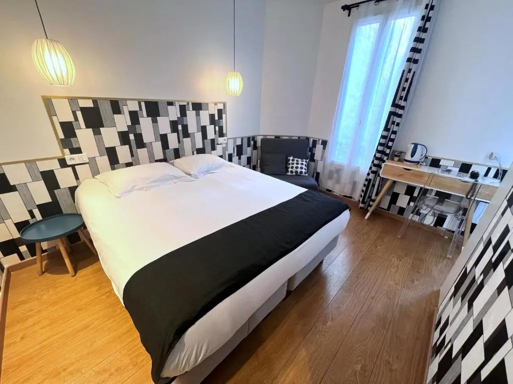 Superior Double room (full double bed)