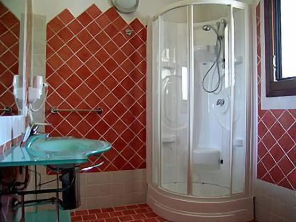 Hotel Monti Di Mola - Chambres