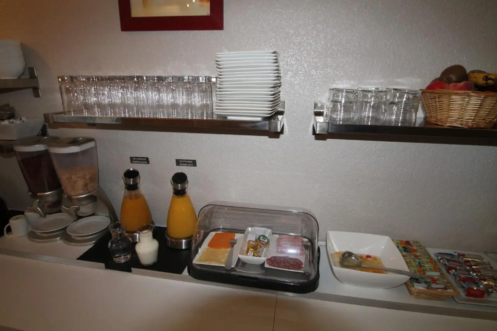 Adonis Lyon Est Hotel Artys - Général