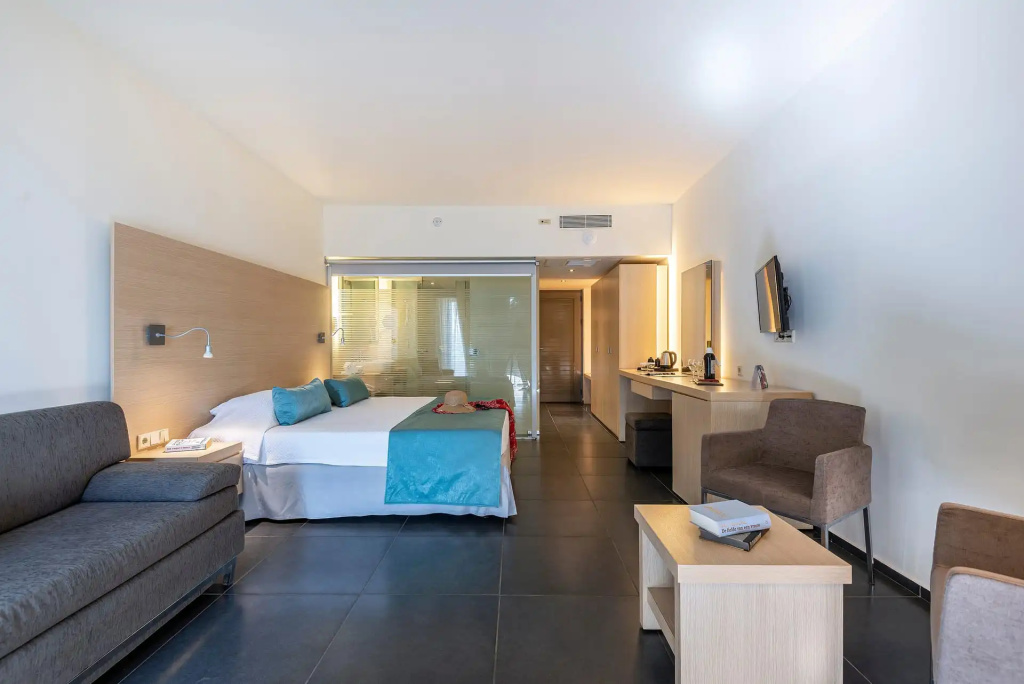 Double room Inland View (full double bed)