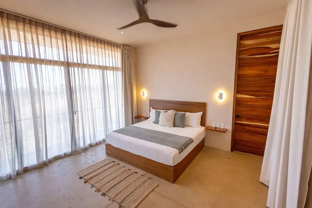 Luxury Double room with balcony (full double bed)