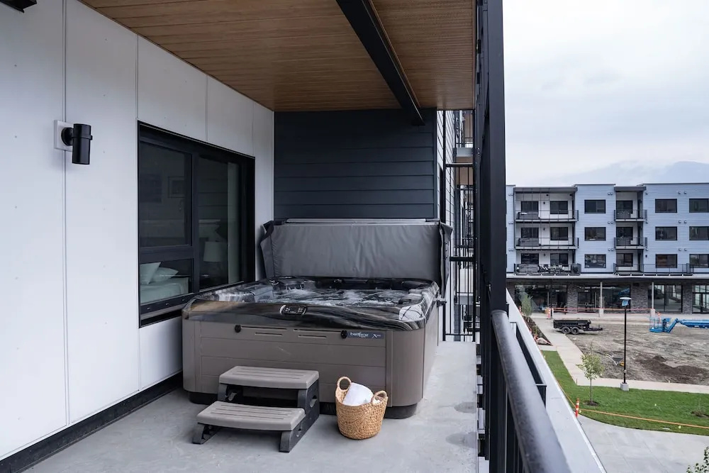 RevelStoked Getaway by Revelstoke Vacation