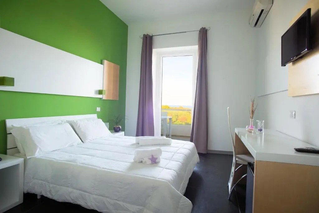 Standard Double room with balcony and with sea view (full double bed)