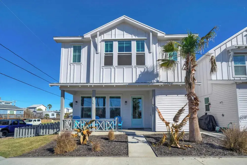 Newly Built, Pool, Walk to Old Town Eats+marina Shorely Goodness by Avantstay