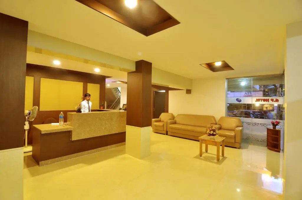 Lobby & Reception