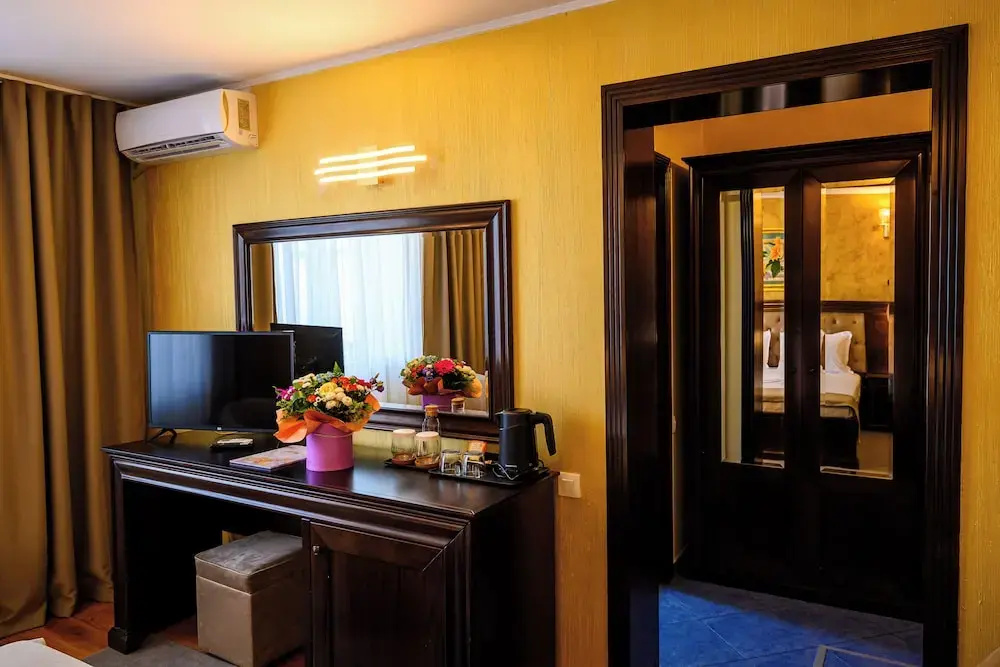 Superior Double room (full double bed)