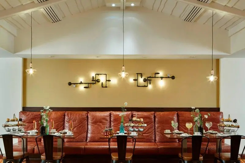 Lobby & Reception