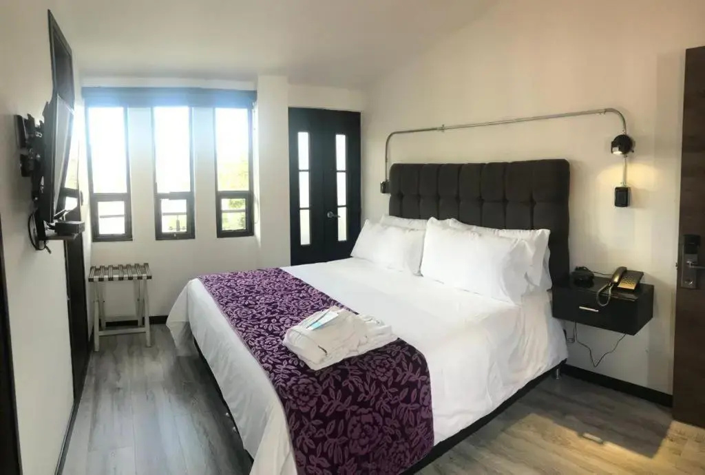 Standard Double room with balcony (full double bed)