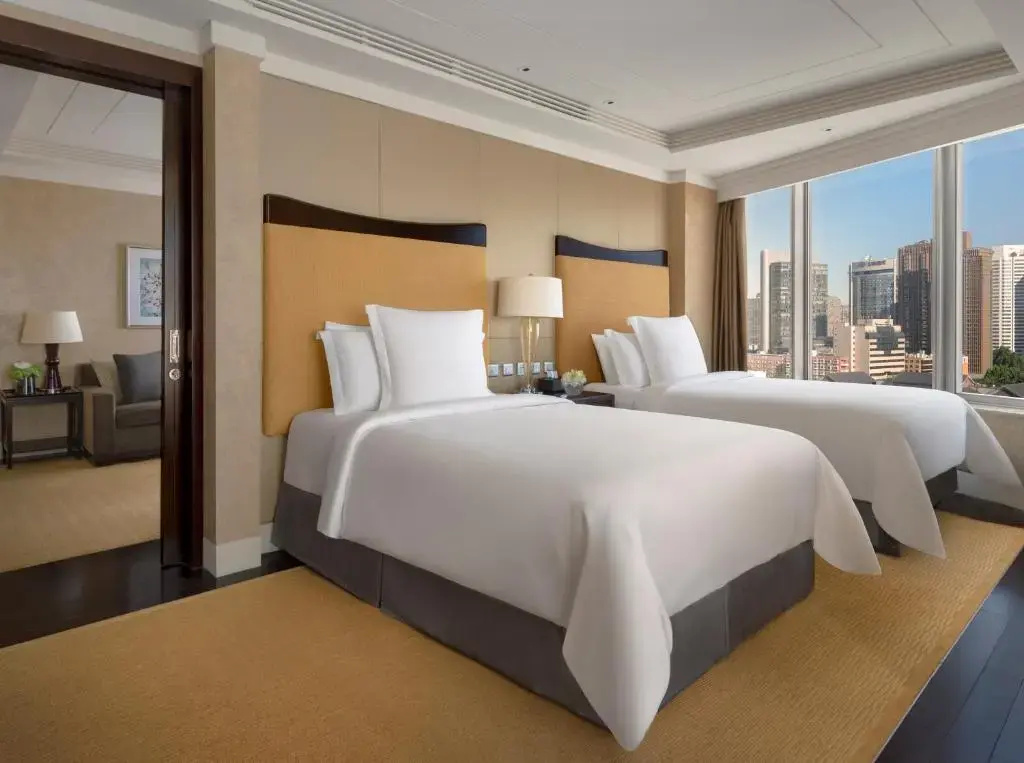 Ambassador Double Suite City View (twin beds)