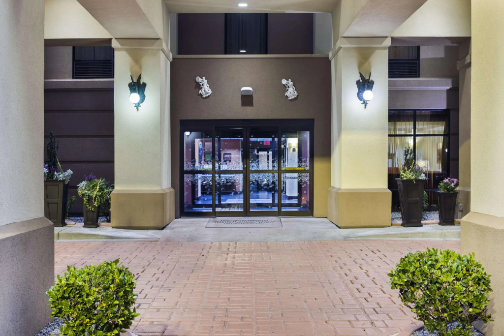 Lobby & Reception