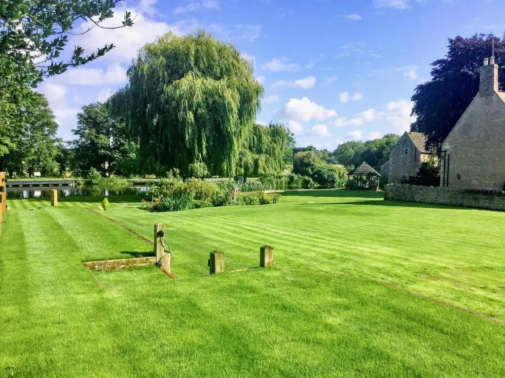 雙臥室四間四人木屋，帶有河景雙床
