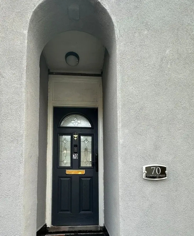 Luton Town House Near Airport