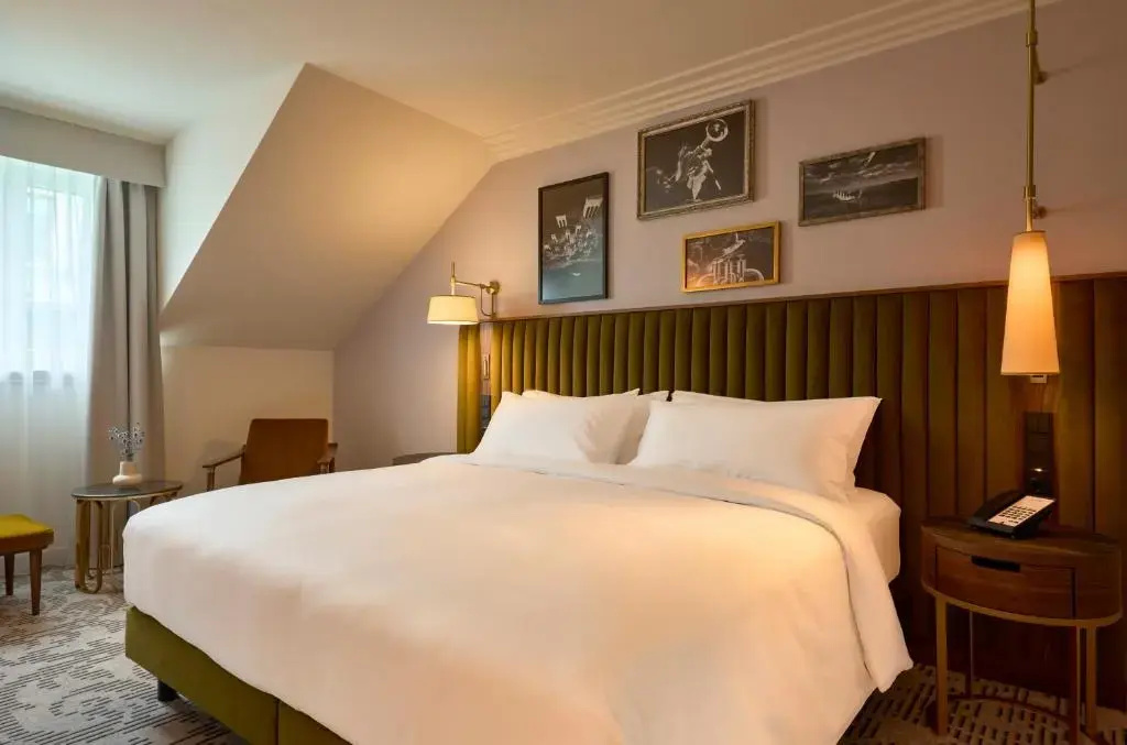 1 Bedroom Double Suite (full double bed)