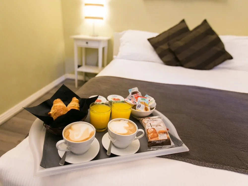 1 Bedroom Deluxe Double room with city view (full double bed)