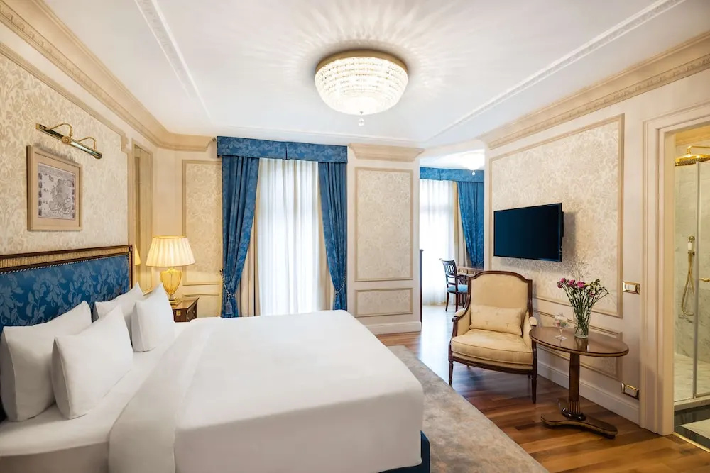 Premium Double room (full double bed)