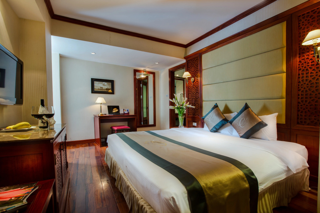 Conifer Hotel by null