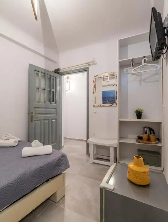 Economy Single Basement room (single bed)