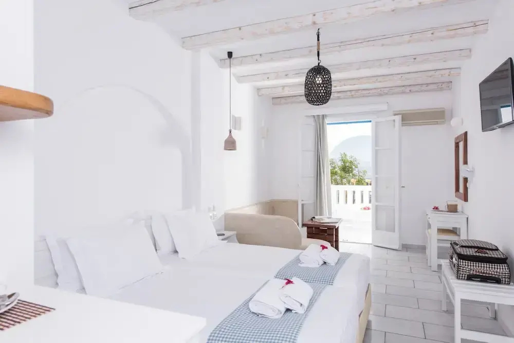 Economy Triple room with balcony