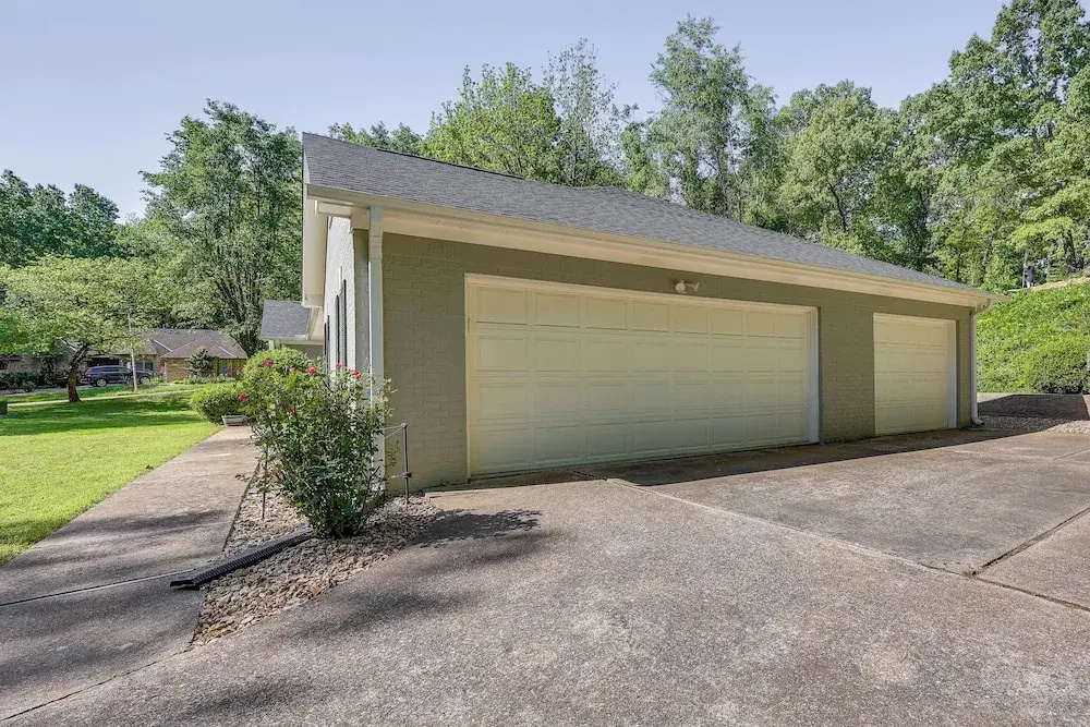 North Bentonville Vacation Rental Near Bike Trails