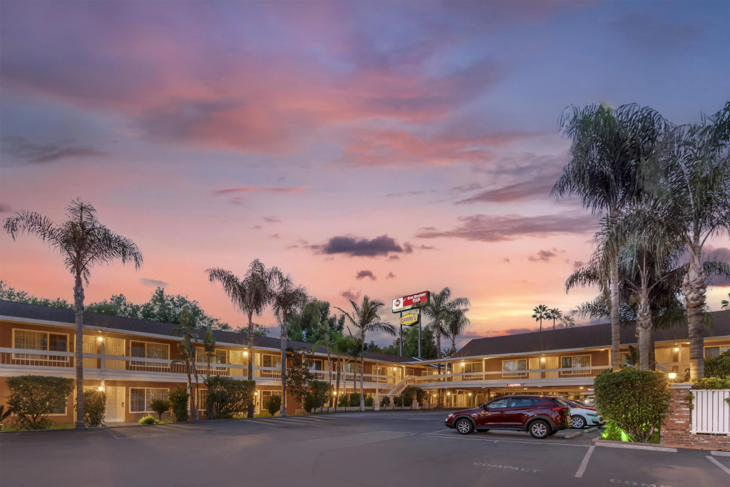 Best Western Plus Carriage Inn
