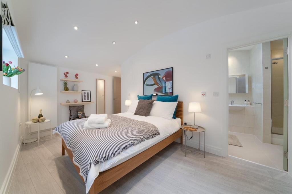 BIG & LUXURY 3 BEDR, 4 BEDS, 2,5 BATH, COVENT GARDEN, BEST Location