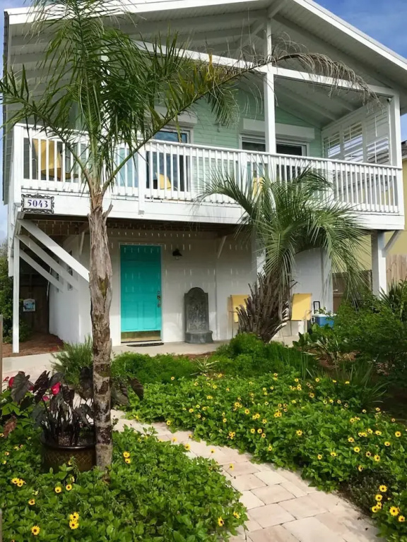 A Saltwater Cottage 4 Bedrooms 2 Bathrooms Home