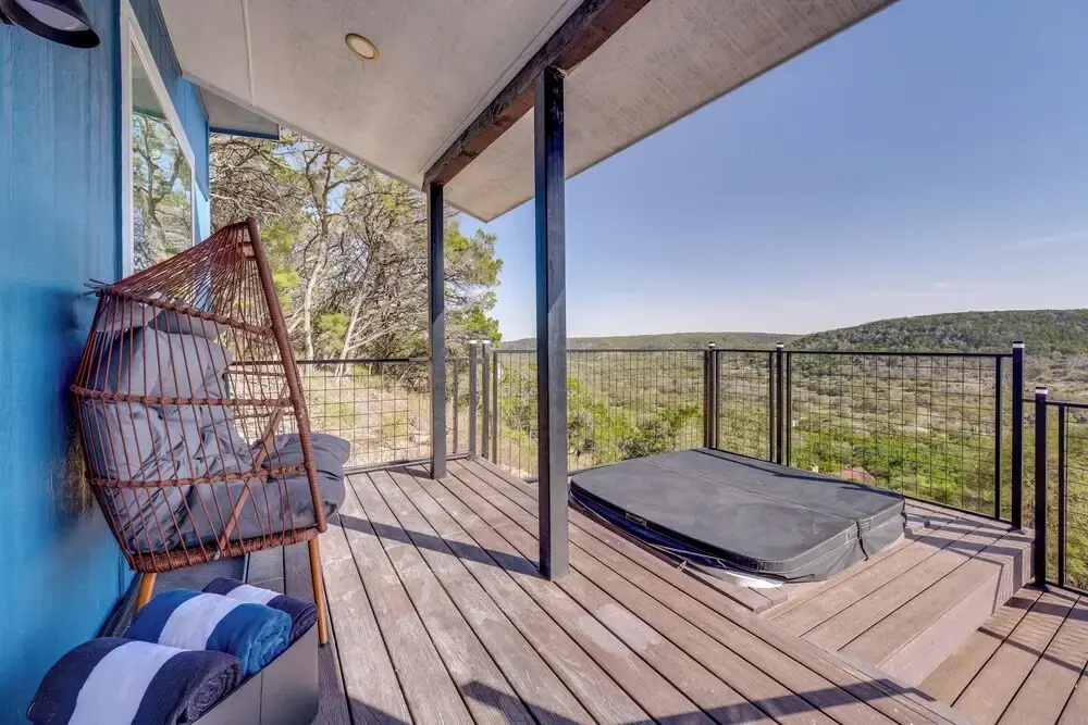 Close to Canyon Lake: Cabin - Boat Ramp & Hot Tub